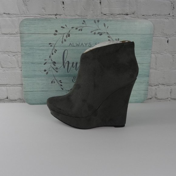 🆕 Michael Antonio Cane Grey Suede Wedge Bootie - Picture 2 of 10